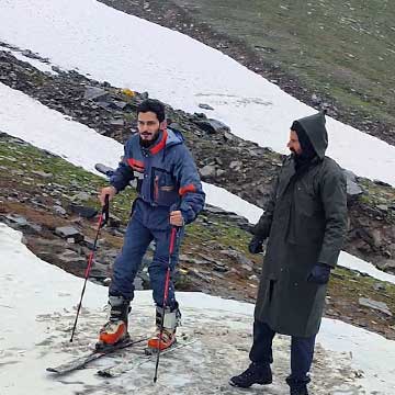 skiing at Rohtang